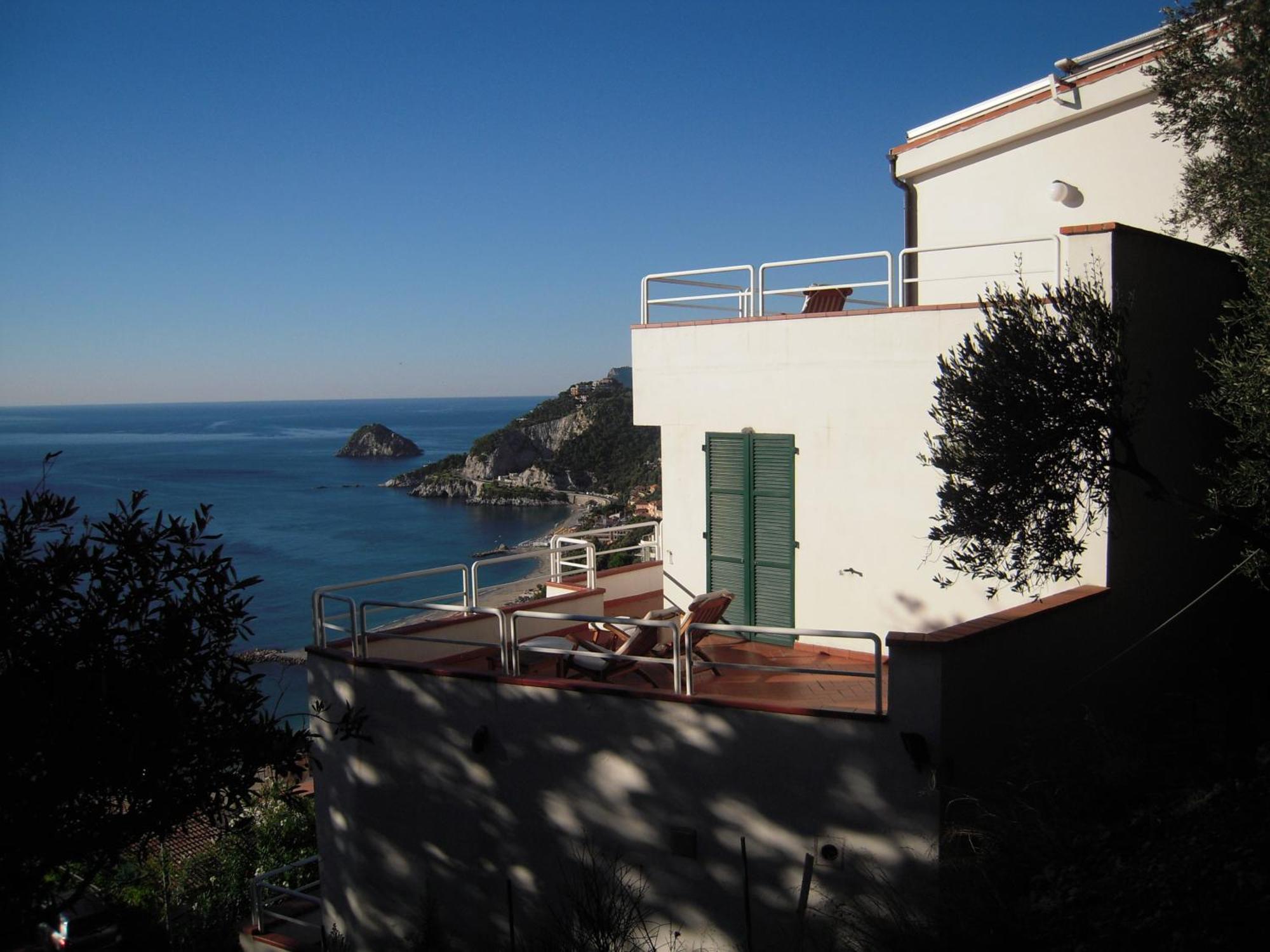 Hotel Claudio Bergeggi Εξωτερικό φωτογραφία