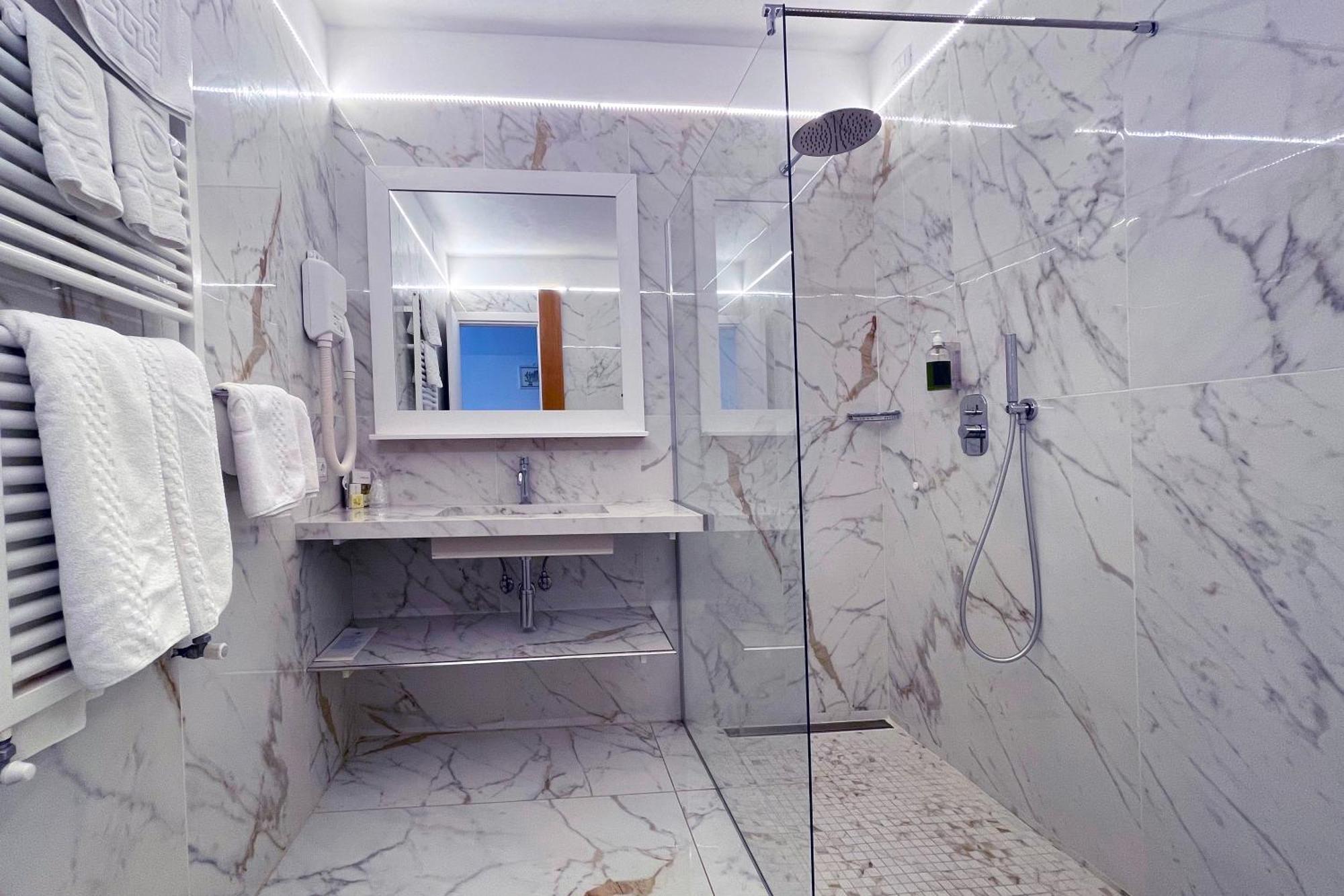 Hotel Claudio Bergeggi Εξωτερικό φωτογραφία
