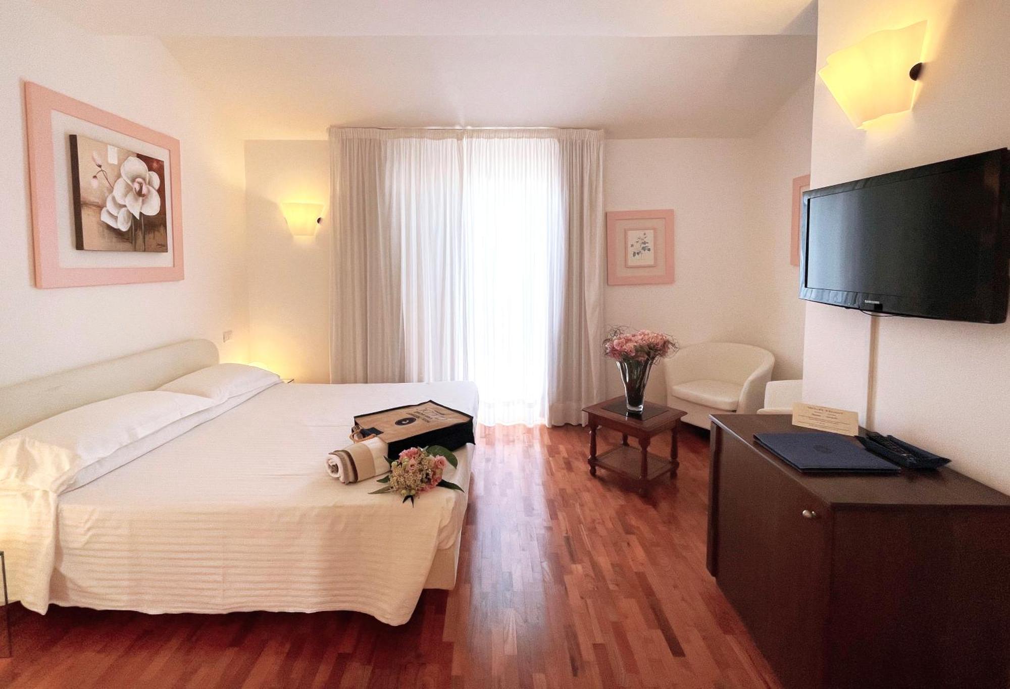 Hotel Claudio Bergeggi Εξωτερικό φωτογραφία