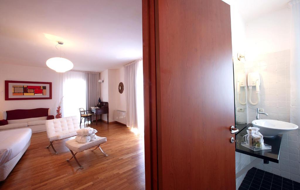 Hotel Claudio Bergeggi Δωμάτιο φωτογραφία